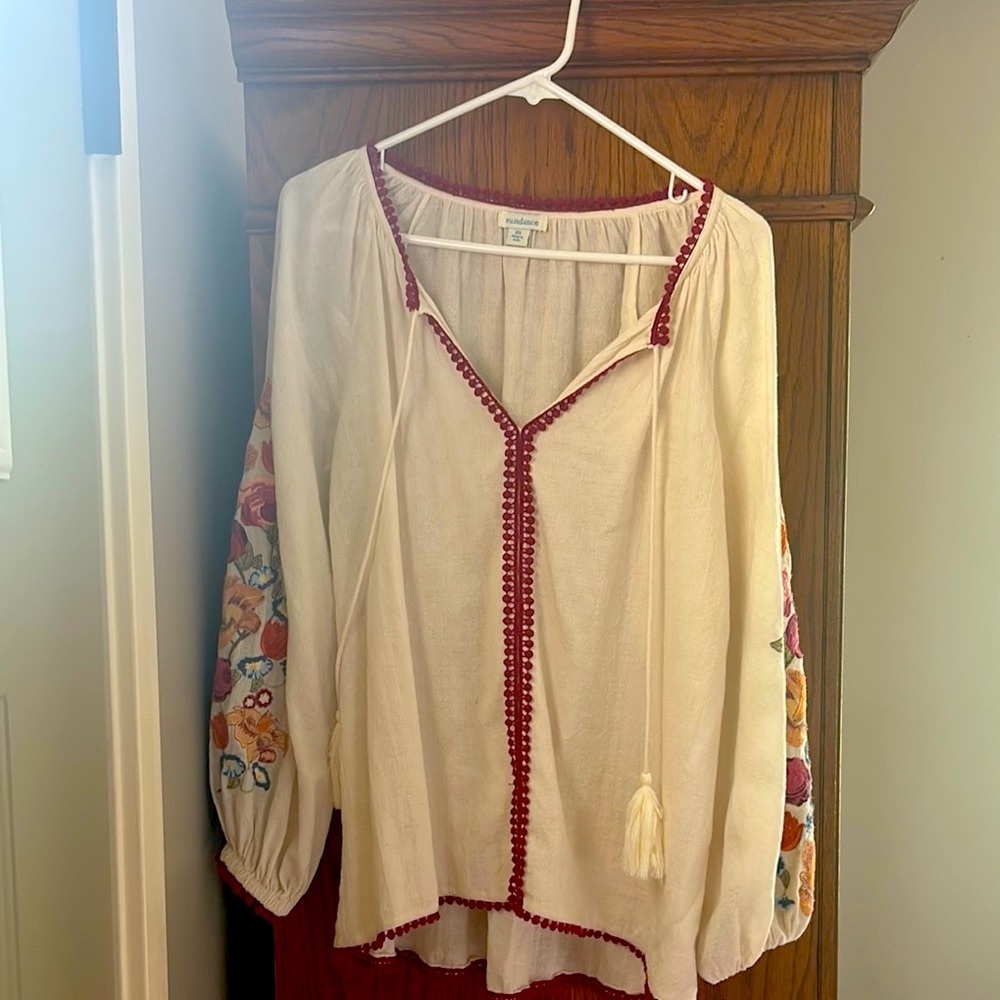 Women’s gorgeous Sundance Catalog peasant top